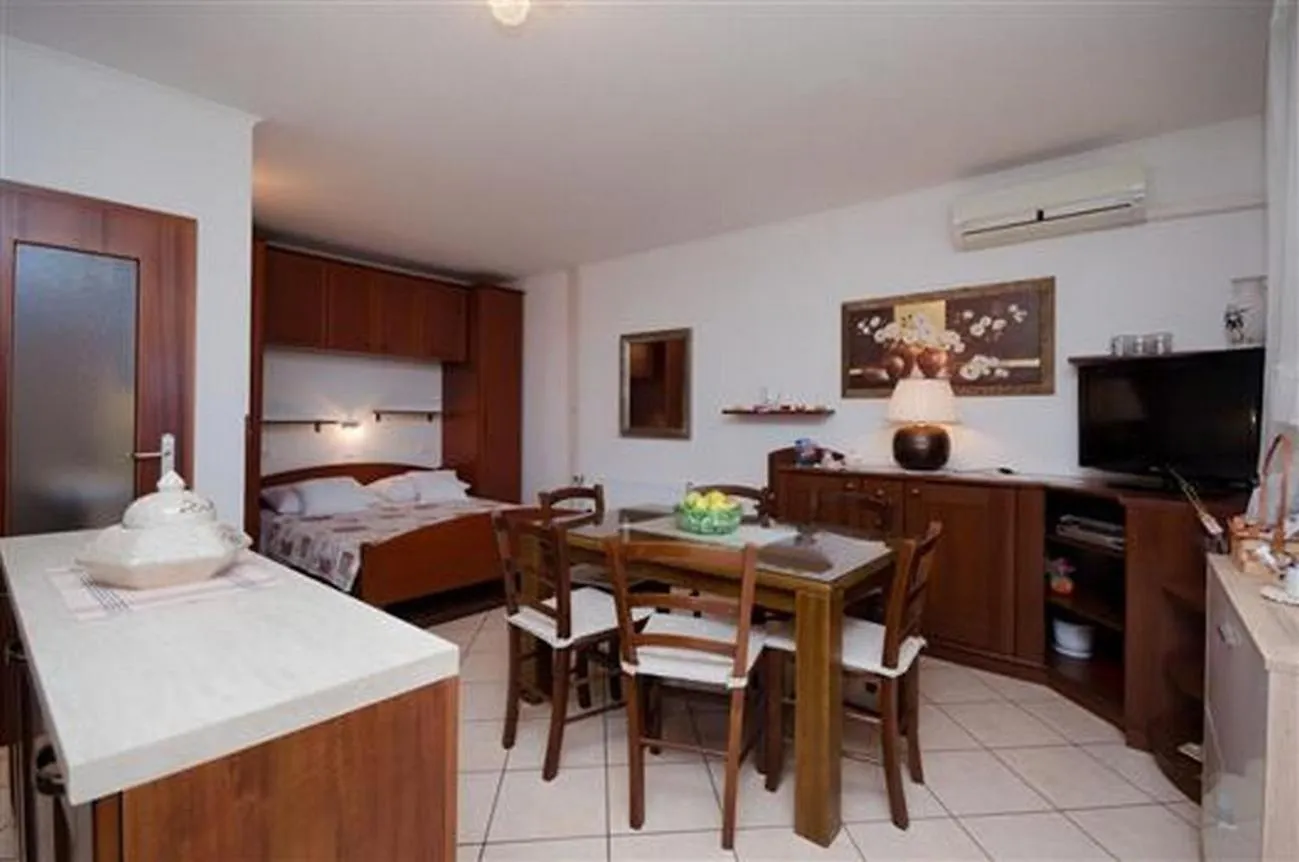 Apartments With A Parking Space Lovran, Opatija - 23701